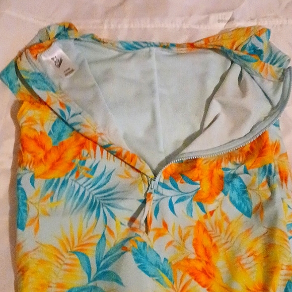 Art Class One-piece Swimsuit (Wetsuit Style) - Picture 8 of 11